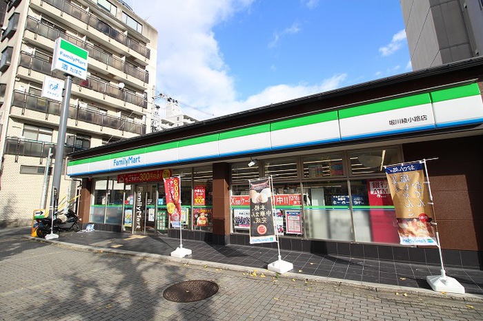 コンビニ　ファミリーマート（コンビニ）まで170m