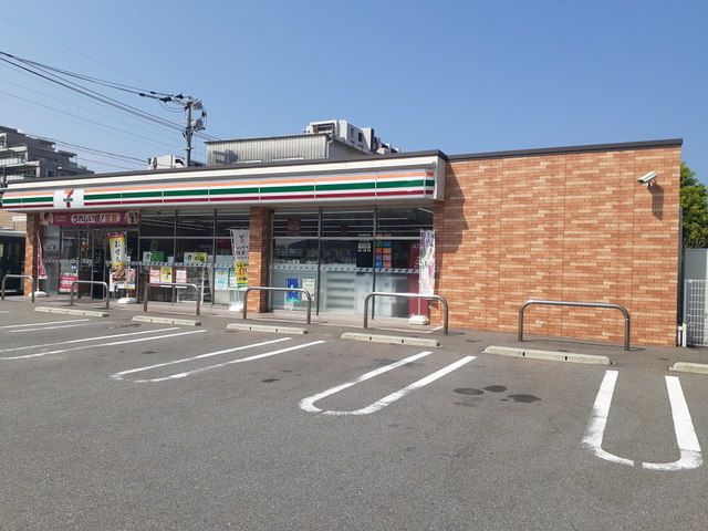 コンビニ　セブンイレブン福岡下山門通り店（コンビニ）まで500m