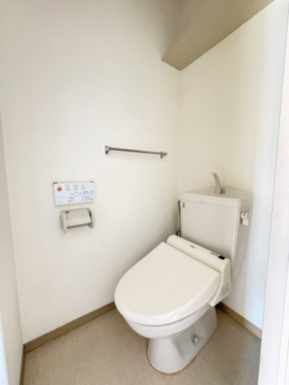 トイレ　※別部屋の写真です