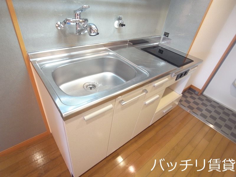 キッチン　別号室タイプの為、現状を優先致します。