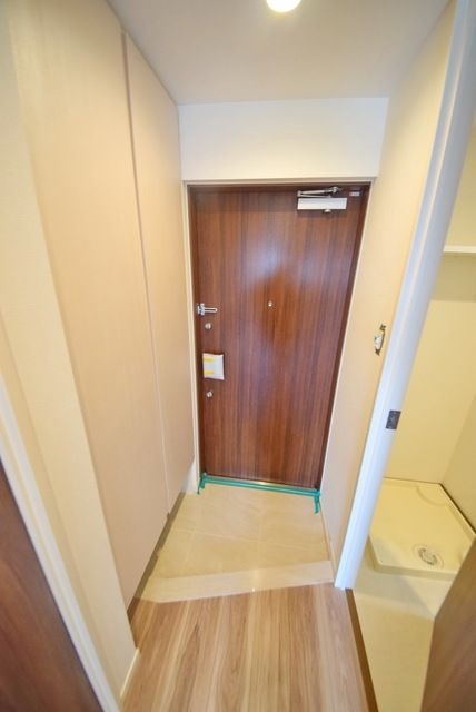 玄関　※同タイプ間取り　設備参考写真　現況優先