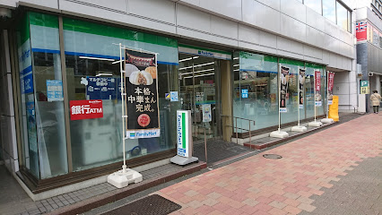 コンビニ　ファミリーマート 神楽坂一丁目店（コンビニ）まで127m