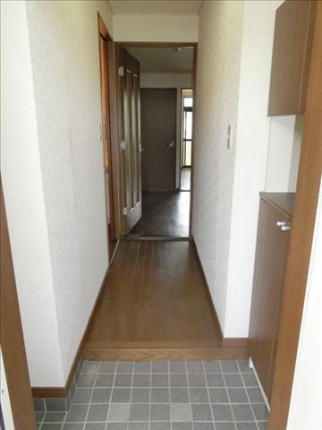玄関　下駄箱付きの玄関
