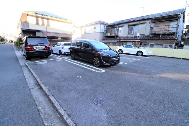 駐車場　敷地内駐車場