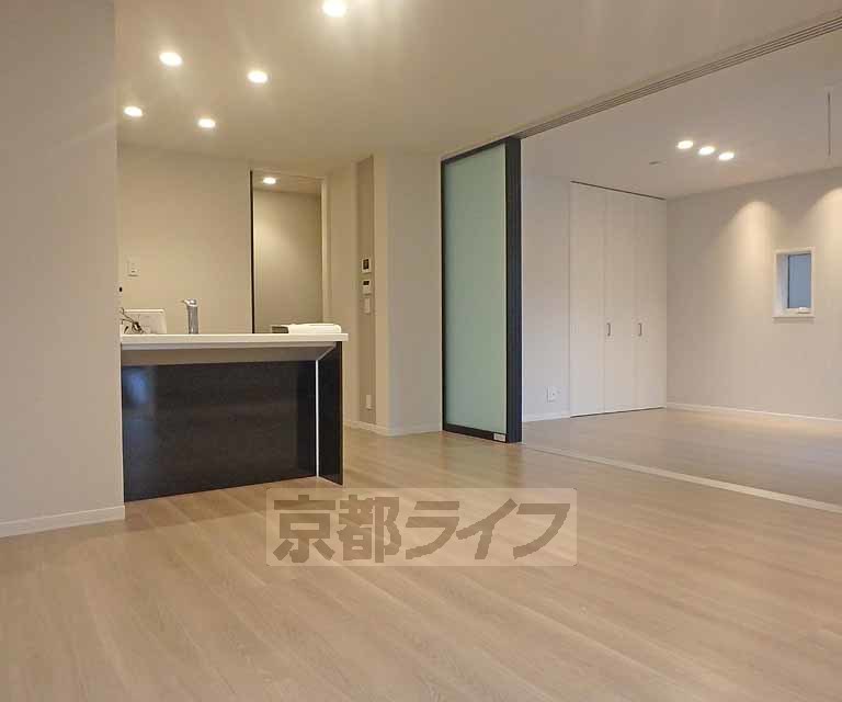 居室・リビング　北山駅徒歩圏内の大人気シャーメゾンです。