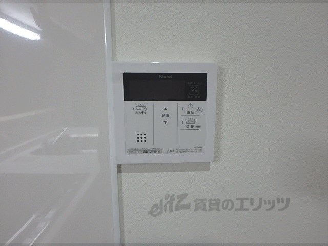 その他設備　給湯器リモコン