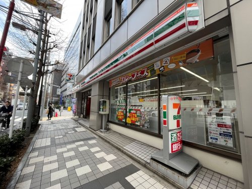 コンビニ　セブンイレブン 中央区八丁堀4丁目店（コンビニ）まで381m