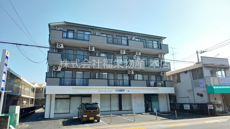 建物外観　4階建てマンション