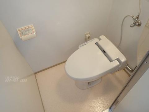 トイレ　ウォシュレット完備