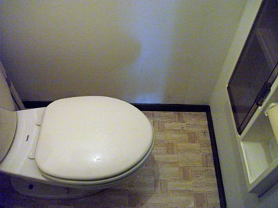 トイレ　コンパクトで使いやすいトイレです