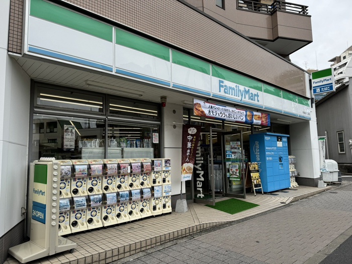 コンビニ　ファミリーマート（コンビニ）まで23m