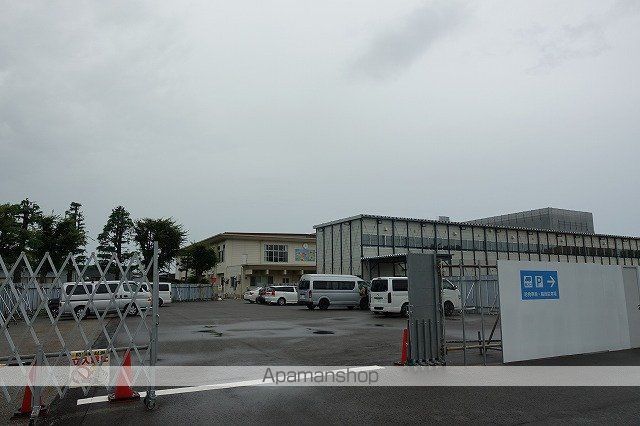 小学校　奥田北小学校（小学校）まで832m