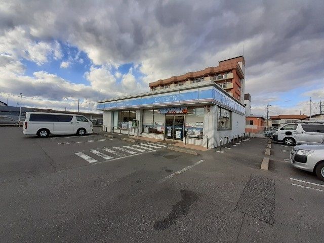 コンビニ　ローソン前橋六供店（コンビニ）まで500m
