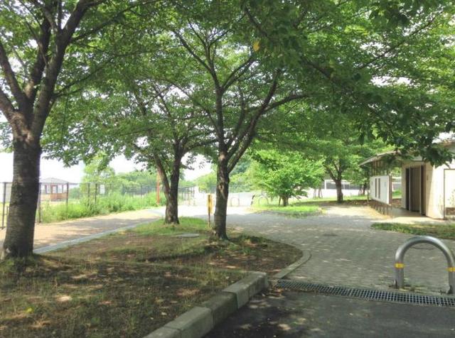 公園　茶臼山緑地（公園）まで495m