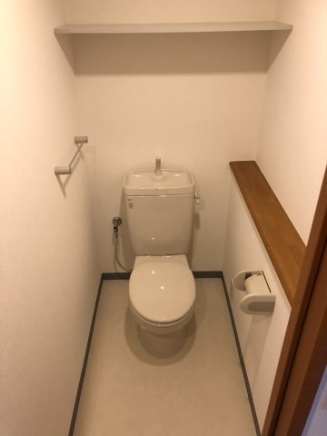 トイレ　シンプルで使いやすいトイレです♪