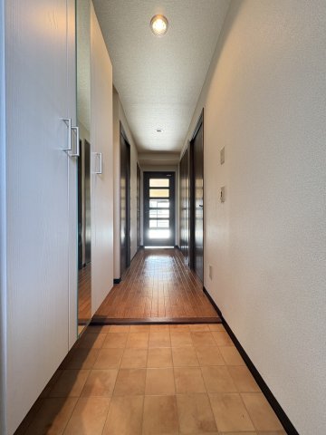 クリスタルパレスの玄関写真