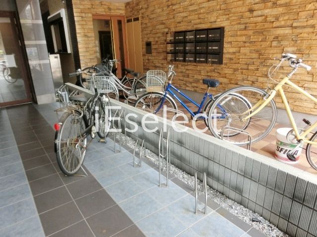 駐車場　敷地内駐輪場ございます。