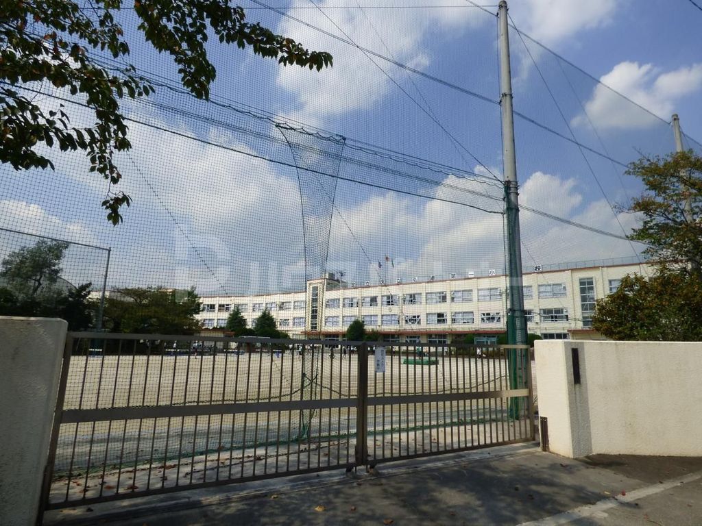 小学校　足立区立弘道第一小学校（小学校）まで550m