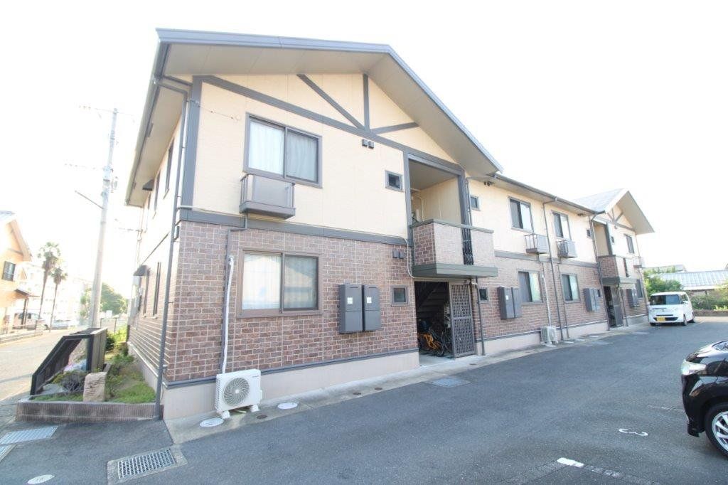 建物外観　駐車場