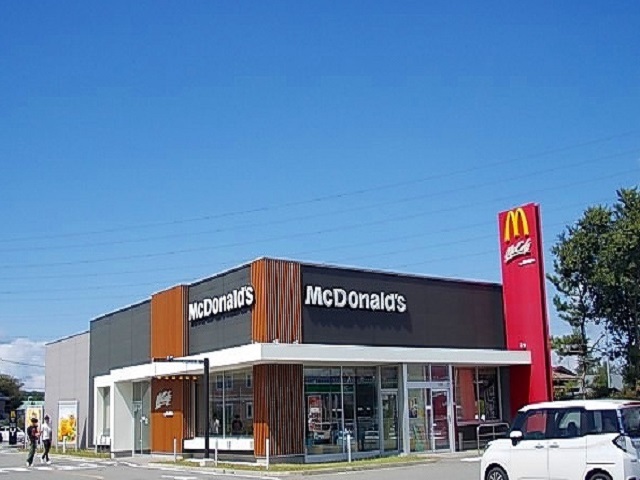 飲食店　マクドナルド　飯島店（飲食店）まで1600m
