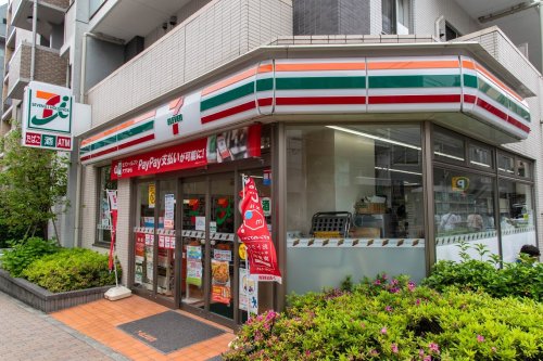 コンビニ　セブンイレブン 文京湯島2丁目店（コンビニ）まで1749m