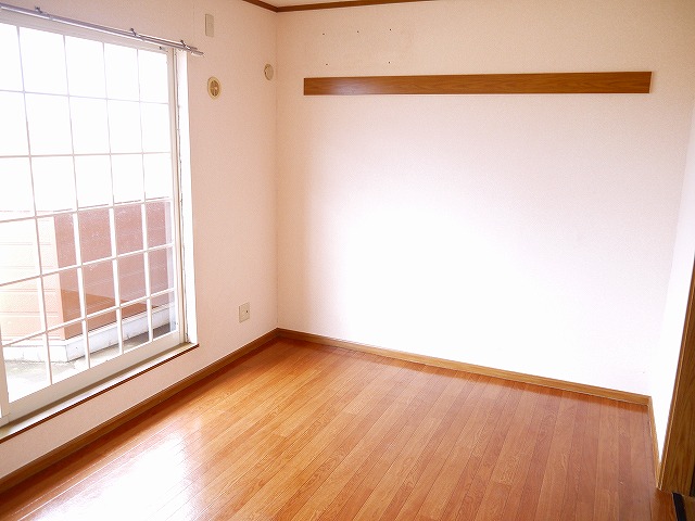 その他部屋・スペース　落ち着いて過ごせるお部屋なので、寝室にいかがでしょうか