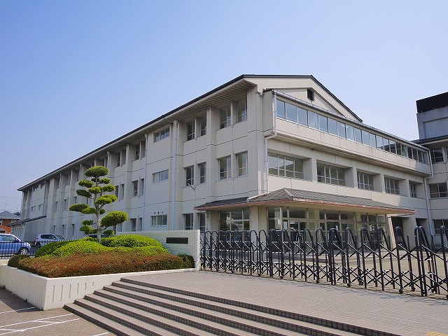 小学校　桜井市立桜井西小学校（小学校）まで258m