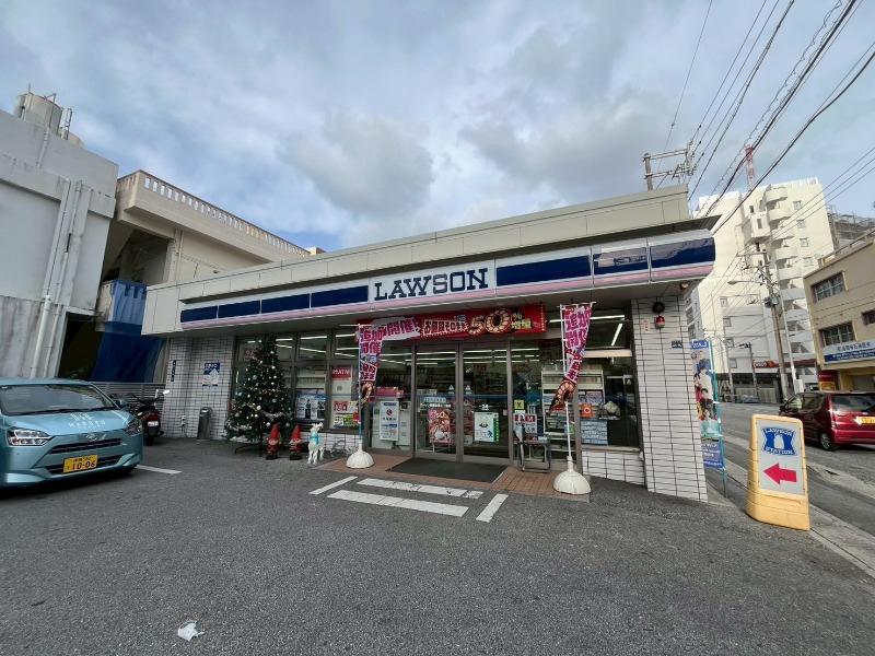 コンビニ　ローソン那覇若狭三丁目店（コンビニ）まで112m