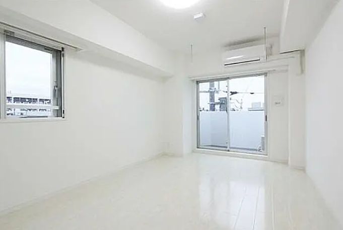 居室・リビング　★角部屋、二面採光、風通しも良好★