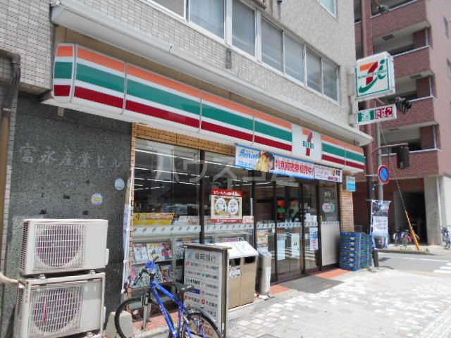 コンビニ　セブンイレブン 福岡築港本町店（コンビニ）まで15m