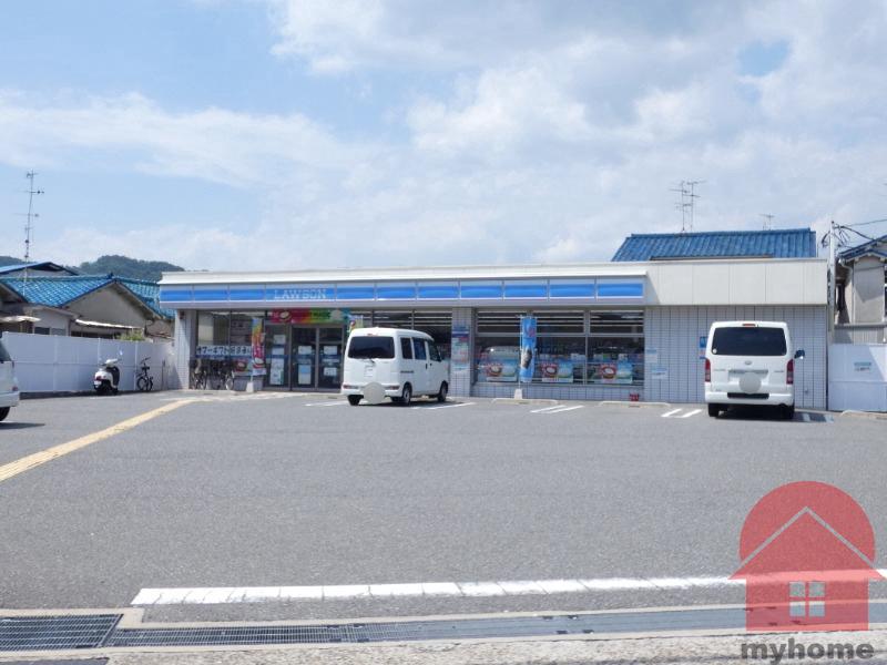 コンビニ　ローソン川西南花屋敷二丁目店（コンビニ）まで297m