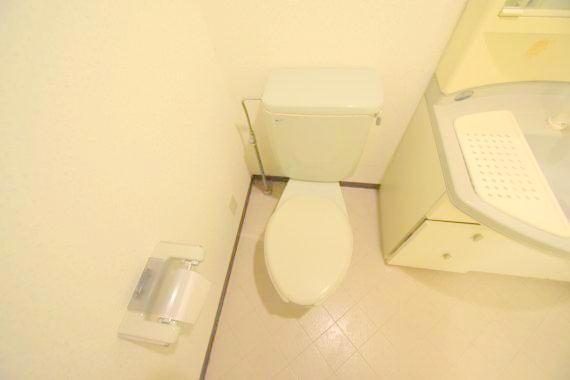 トイレ　清潔感のあるトイレは、誰もがリラックスできる空間です。