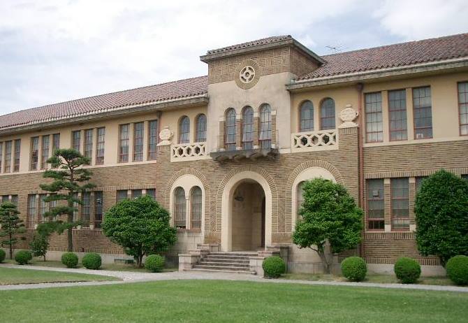 大学・短大　神戸女学院大学（大学・短大）まで1886m