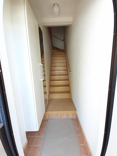 玄関　シューズBOX完備しています。