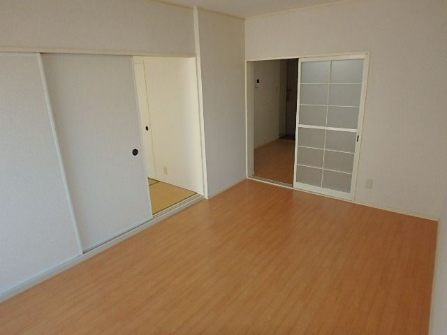 居室・リビング　※同建物　同タイプ間取り　別室　設備施工例　現況優先