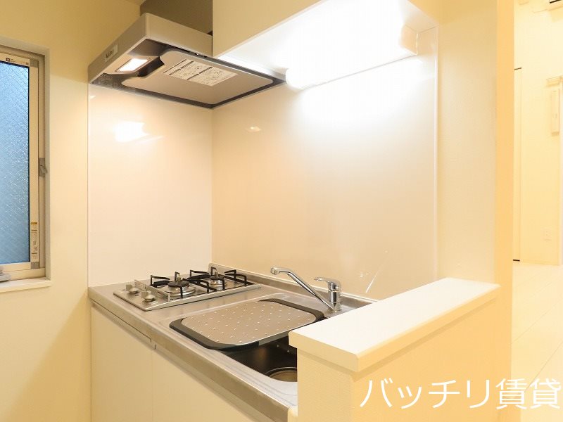 キッチン　別号室タイプの為、現状を優先致します。
