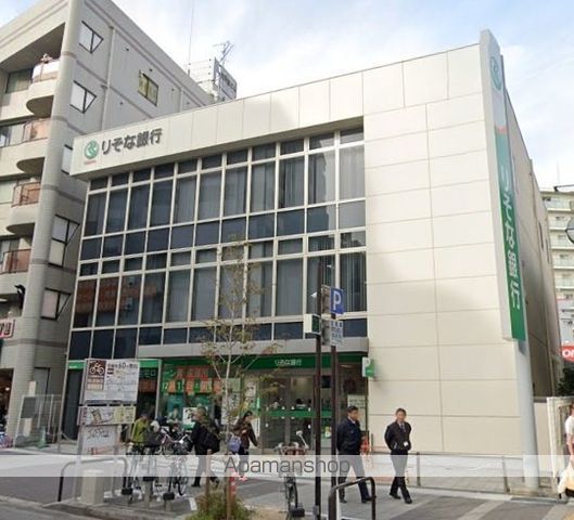 銀行　（株）りそな銀行／伊丹支店（銀行）まで303m