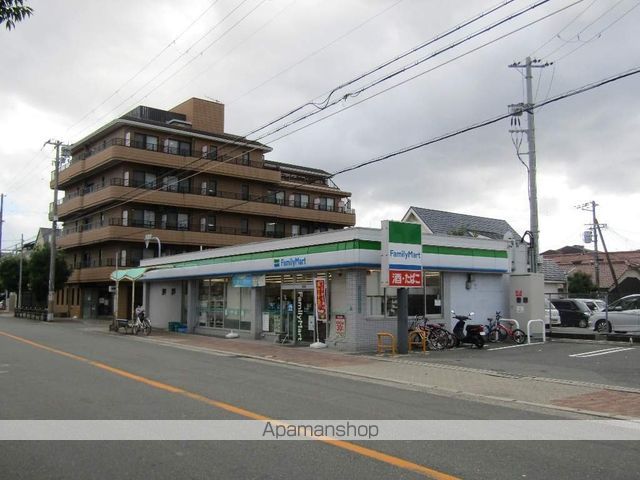 コンビニ　ファミリーマート（コンビニ）まで963m