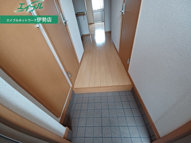 玄関　同物件別室画像