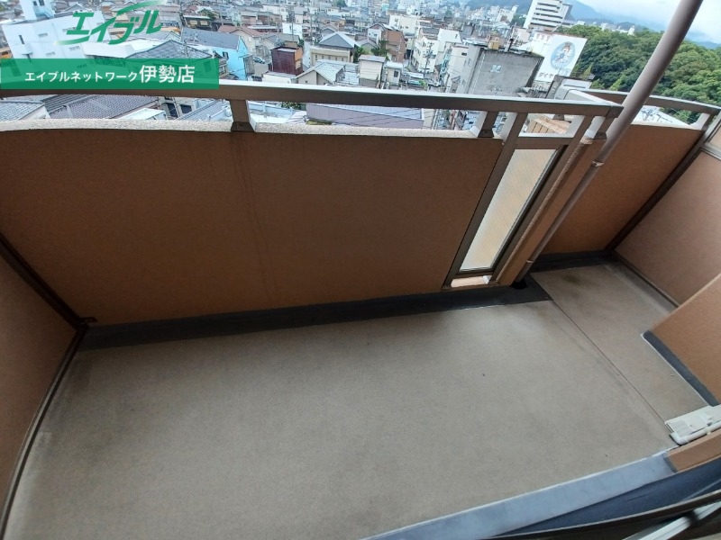 バルコニー　同物件別室画像