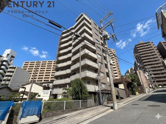建物外観　オートロックで外部の人間が簡単に出入りできないため安心です。