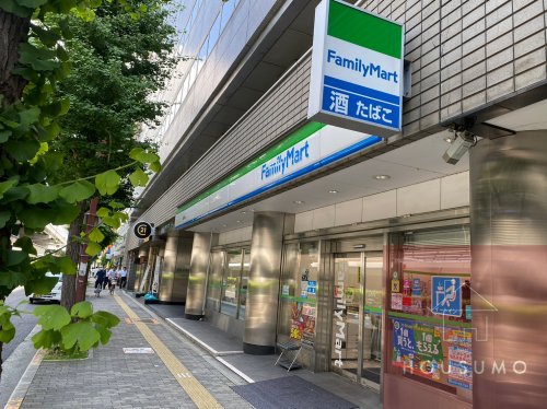 コンビニ　ファミリーマート 江坂駅北店（コンビニ）まで262m