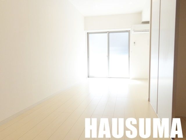 居室・リビング　室内