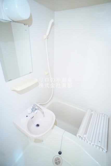 バス・シャワールーム　使いやすい☆洗面ボールと一体型のバスルームです♪