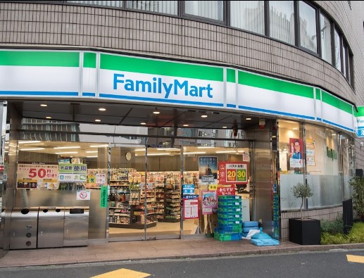 コンビニ　ファミリーマート西五反田七丁目店（コンビニ）まで248m