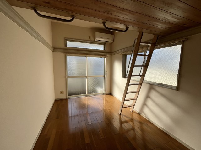 スクラム西川原の居間写真