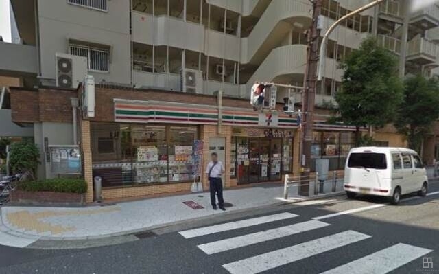 コンビニ　セブンイレブン大阪西本町2丁目店（コンビニ）まで167m