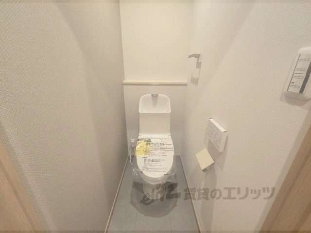 京阪本線 清水五条駅 徒歩7分 3階建 築1年のトイレ写真