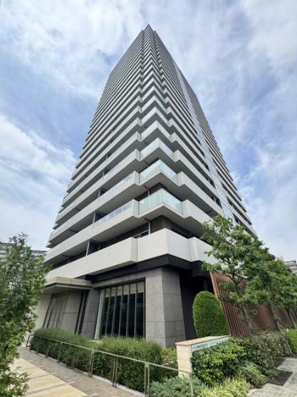 建物外観　★タワーマンションならではの圧巻の外観★