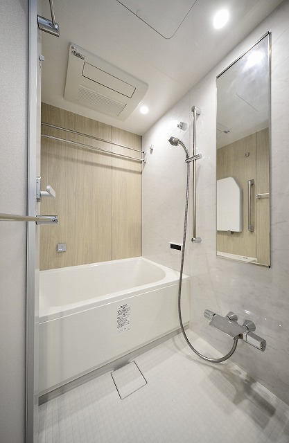 バス・シャワールーム　写真は同タイプ住居です。